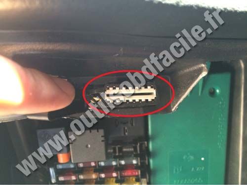 Alfa Romeo 166 OBD2 connector