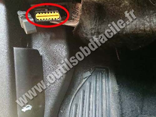 Alfa Romeo Giulietta OBD port