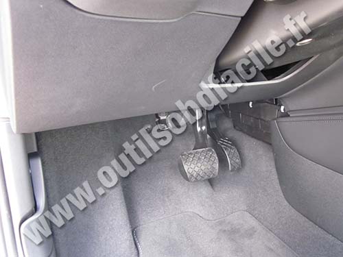 Audi A1 Under steering wheel