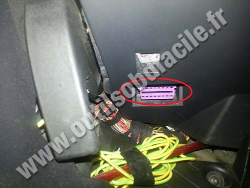 Audi A3 OBD2 port