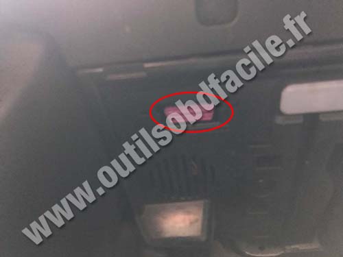 Audi A4 - OBD port