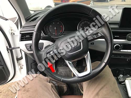 Audi A4 - Steering wheel