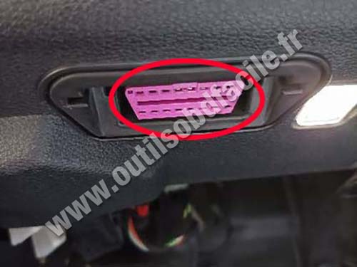 Audi Q2 - OBD port