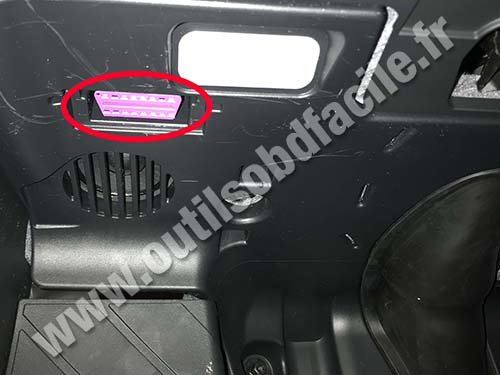 Audi Q5 - OBD port