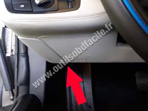 BMW i8 - Pedals