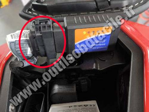 BMW Moto S 1000 R - Prise OBD