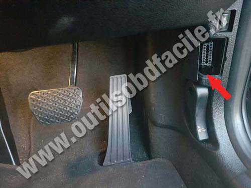 BMW Serie 2 (F22) - Plastic cover