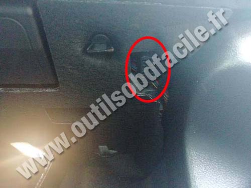 BMW Serie 5 G30/G31 - OBD connector