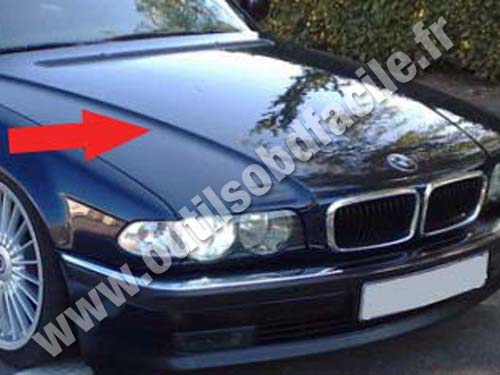 BMW Serie 7 E38 - Hood