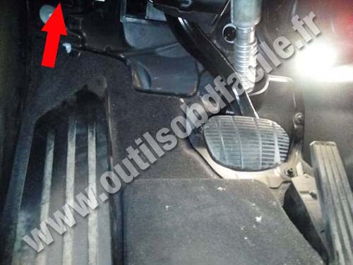 BMW X1 (F48) - Pedals