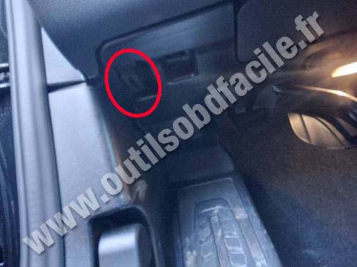 BMW X4 - OBD port