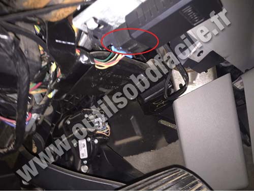 Chevrolet Avalanche - OBD Connector