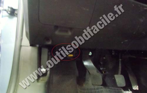 Chevrolet Aveo II - OBD socket