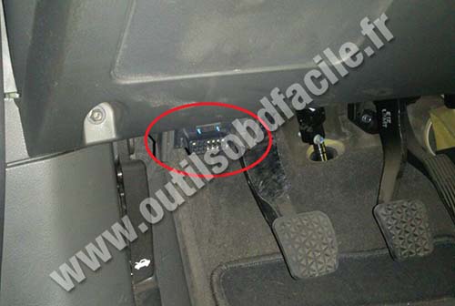 Chevrolet Cruze OBD2 socket