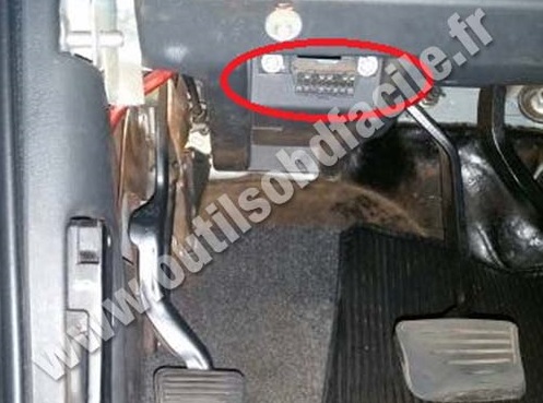 Chevrolet S10 OBD II socket