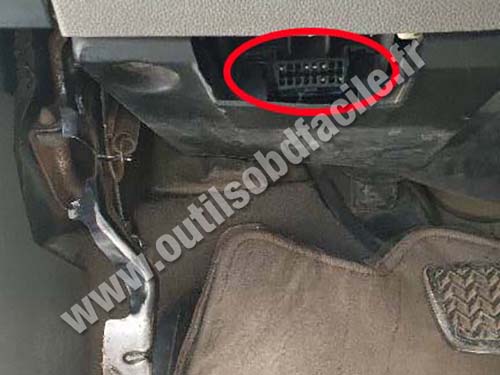 Chevrolet Traverse - OBD port