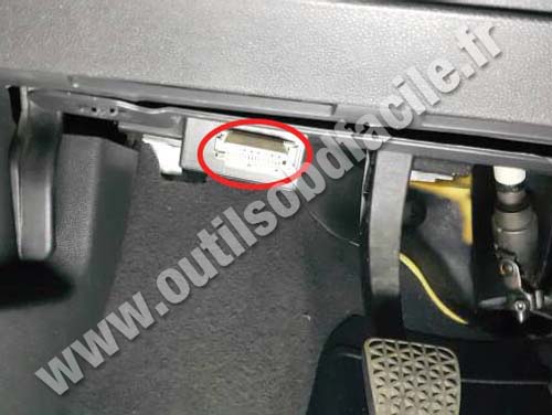 Chevrolet Vectra C - OBD2 Connector