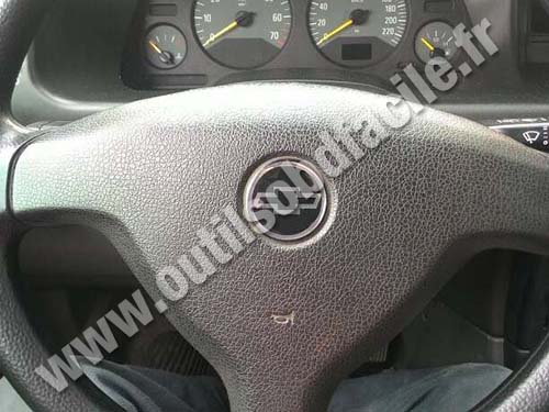 Chevrolet Zafira B Steering wheel