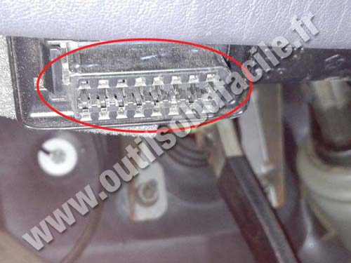 Chrysler 300m - OBD2 Connector