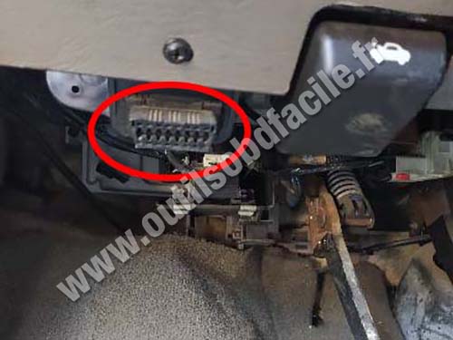 Chrysler Grand Voyager - ODB connector