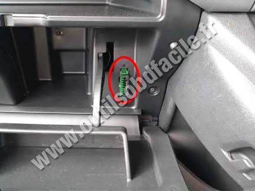 Citroen Berlingo - OBD port