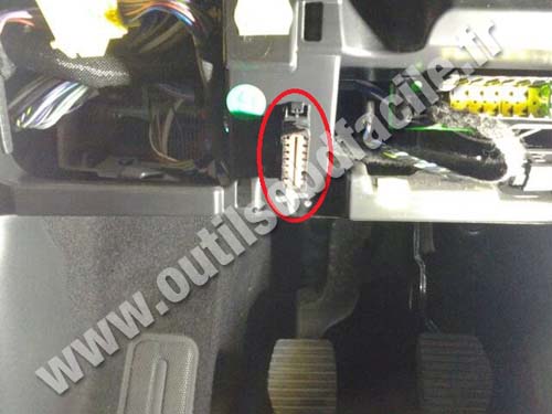 Citroen C4 Cactus OBD socket