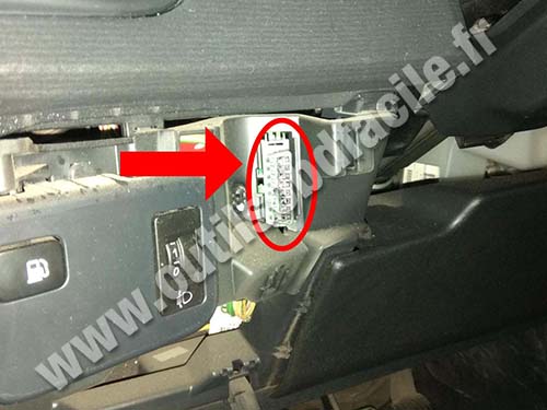 Citroen C4 Grand Picasso - OBD connector