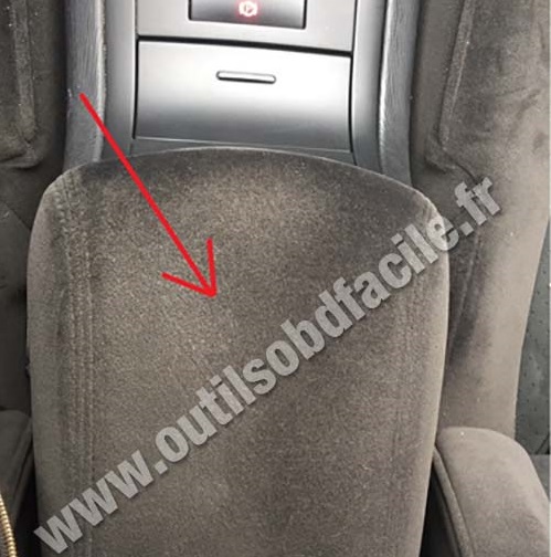 Citroen C6 - Armrest