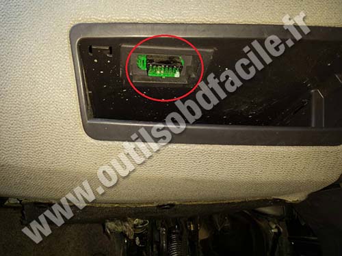 Citroen C8 OBD2 socket