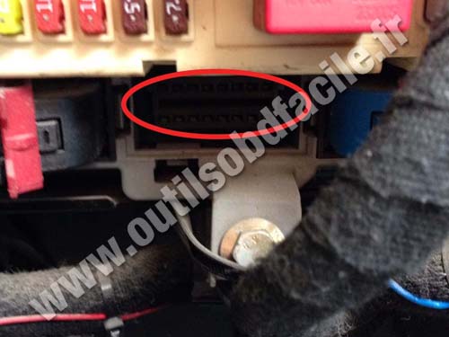 Citroen Relay - OBD II socket