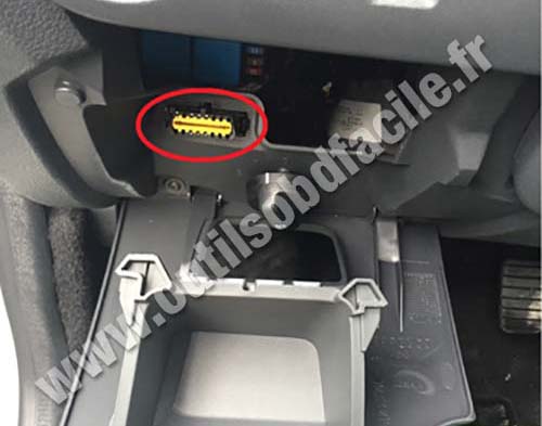 Dacia Dokker OBD plug