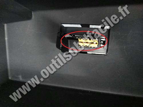 Dacia Sandero 2 - OBD Connector