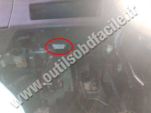 Daihatsu Materia - OBD port