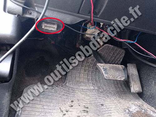 Dodge Neon - OBD port