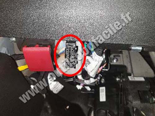 Fiat 500 - OBD port