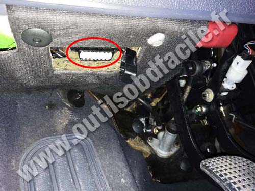 Fiat Bravo - OBD port