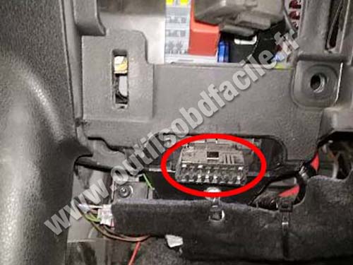 Fiat Doblo - OBD port