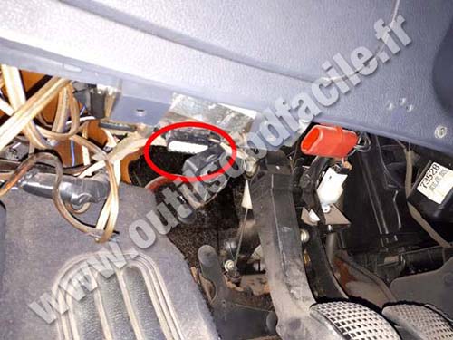 Fiat Punto OBD plug