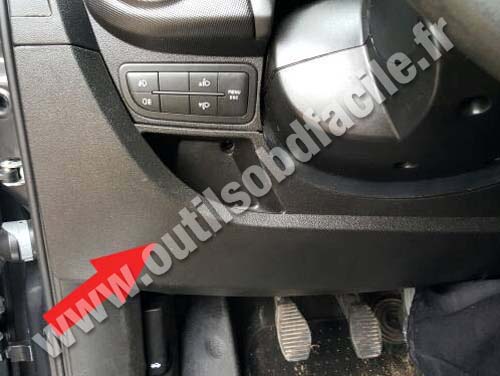 Fiat Qubo - Under Steering wheel