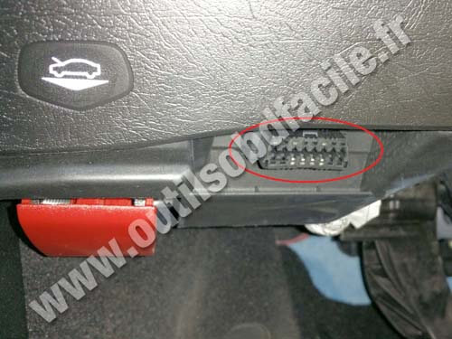 Fiat Tipo OBD II port