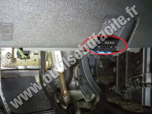 Ford Ecosport - OBD2 socket