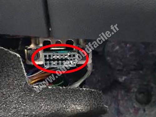 Ford Edge - OBD plug