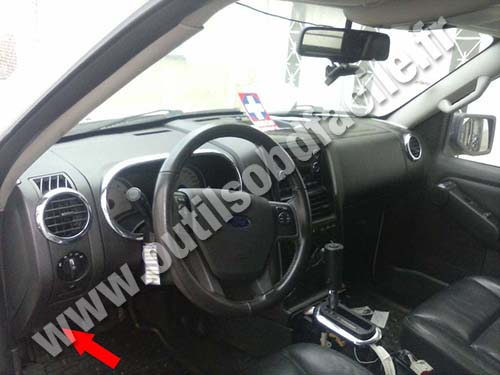 Ford Explorer Sport Trac - Dashboard