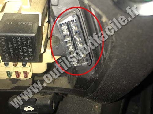 Ford Falcon - OBD2 socket