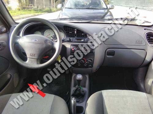 Ford Fiesta IV - Dashboard