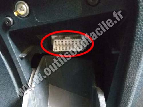 Ford Fiesta - OBD port