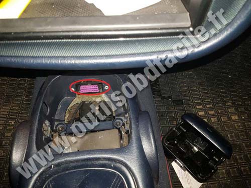 Ford Galaxy - OBD2 socket