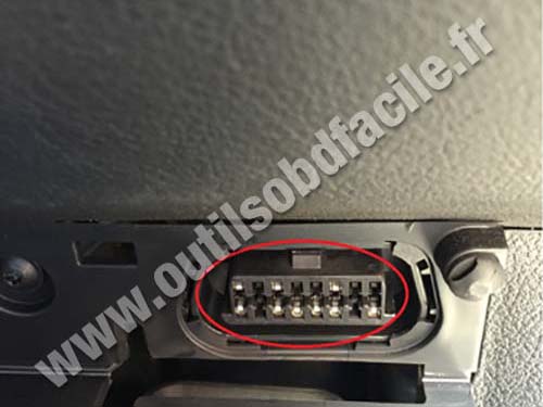 Ford Galaxy OBD II port