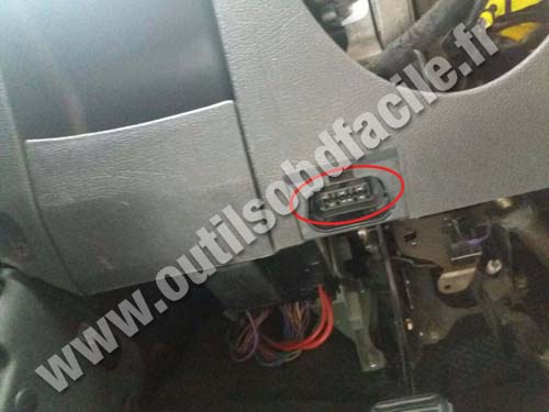 Ford Mondeo - OBD II socket