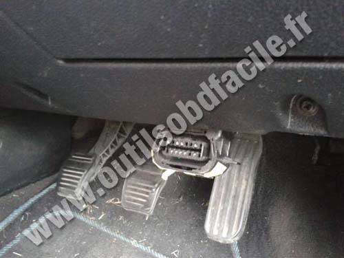 Ford Mondeo 2 OBD2 plug